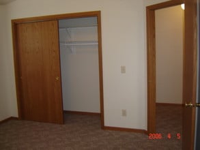 1121 Mark Ave, Unit 4304 in Tomah, WI - Foto de edificio - Building Photo