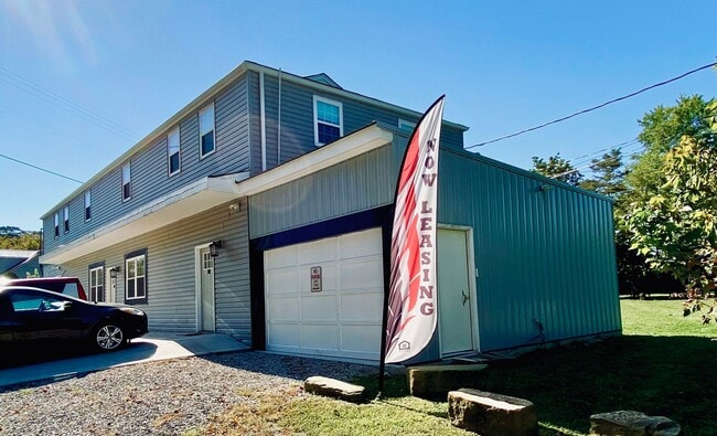 property at 1176 Red Hill Rd