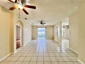 928 Grand Canyon Dr in Valrico, FL - Building Photo - Building Photo