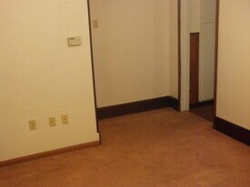 61 Irene St, Unit Rear in Buffalo, NY - Building Photo