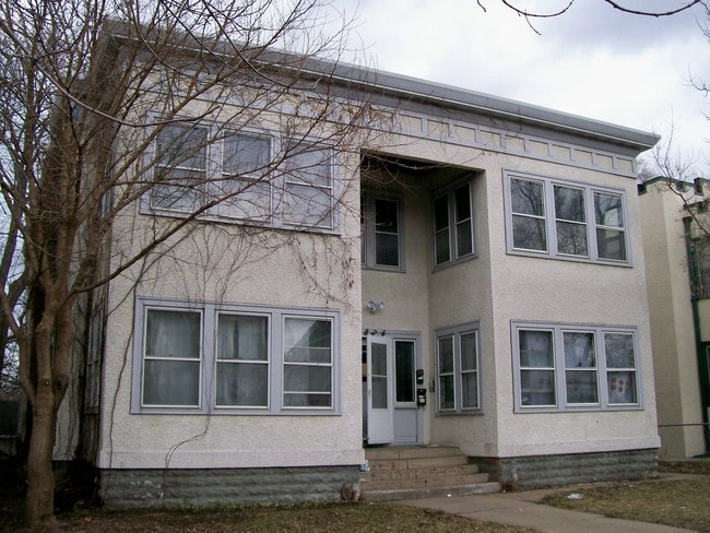 3824 Chicago Ave in Minneapolis, MN - Foto de edificio - Building Photo