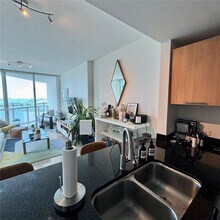 480 NE 30th St in Miami, FL - Building Photo - Building Photo