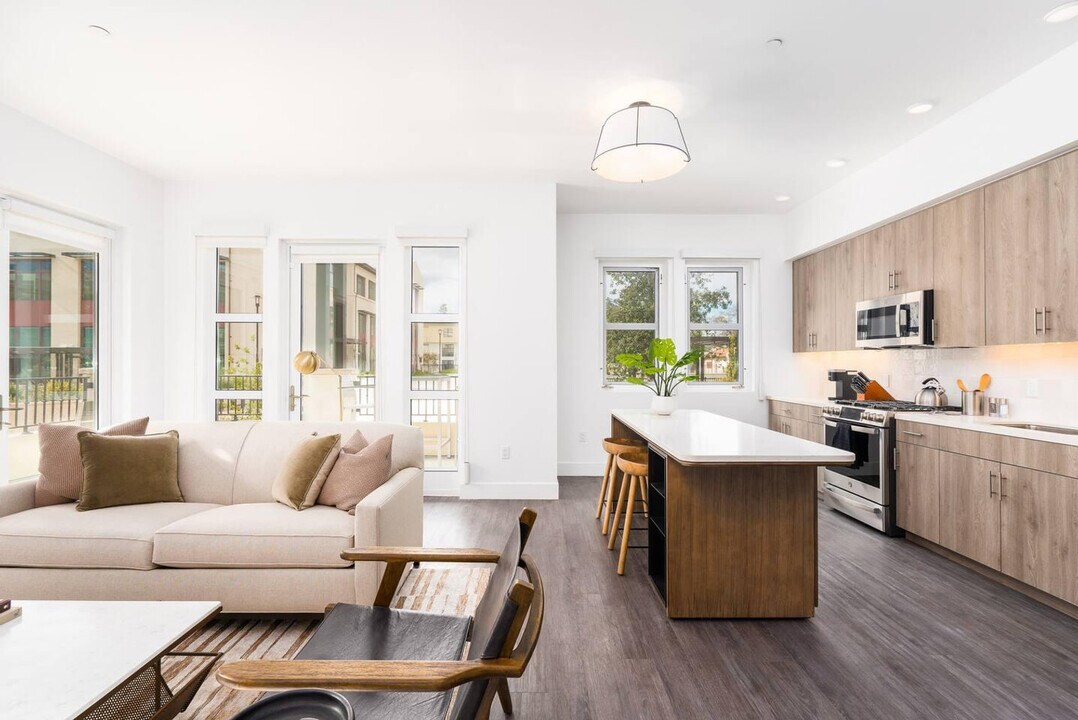 550 Oak Grove Ave-Unit -ID1014696P in Menlo Park, CA - Building Photo