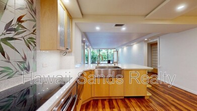 500 Lunalilo Home Rd in Honolulu, HI - Building Photo - Building Photo