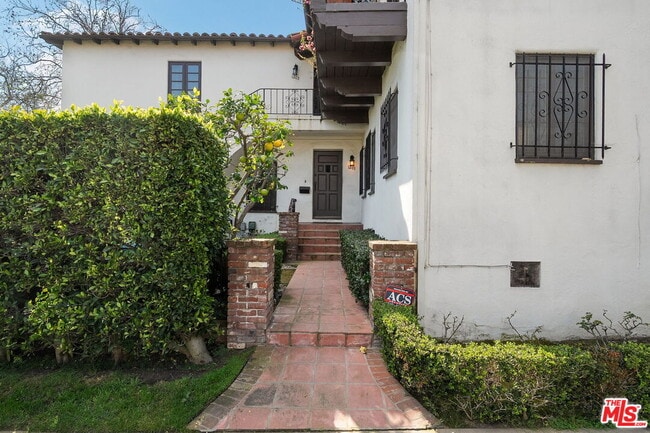 1201 S Crescent Heights Blvd in Los Angeles, CA - Building Photo - Building Photo