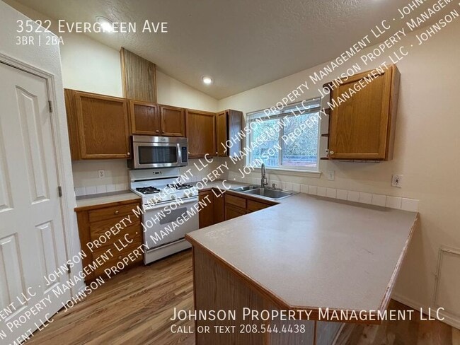3522 Evergreen Ave in Nampa, ID - Building Photo - Building Photo