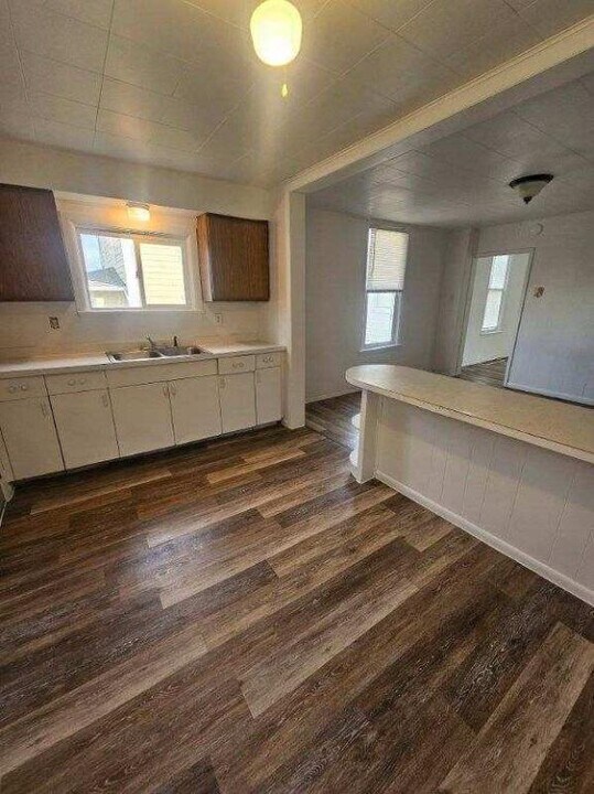 6 E Morehead Ave in New Castle, PA - Building Photo