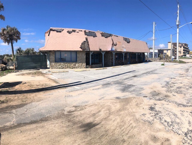 2360 Ocean Shore Blvd in Ormond Beach, FL - Foto de edificio - Primary Photo