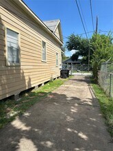 404 James St in Houston, TX - Building Photo - Building Photo