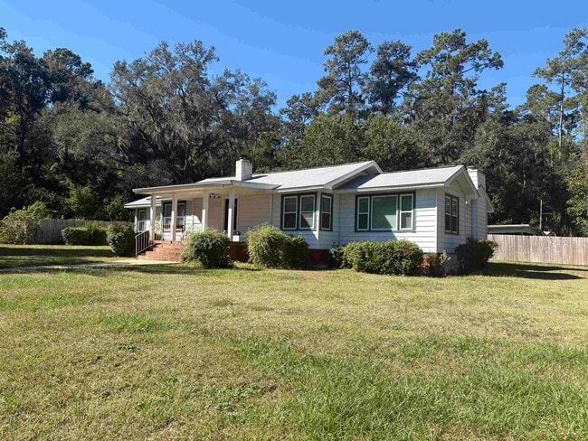 3022 Livingston Rd in Tallahassee, FL - Building Photo - Building Photo