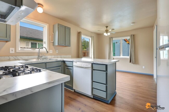 7620 Regal Mountain Dr in Anchorage, AK - Building Photo - Building Photo