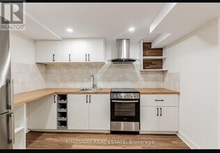 26 Reid Manor in Toronto, ON - Building Photo - Building Photo