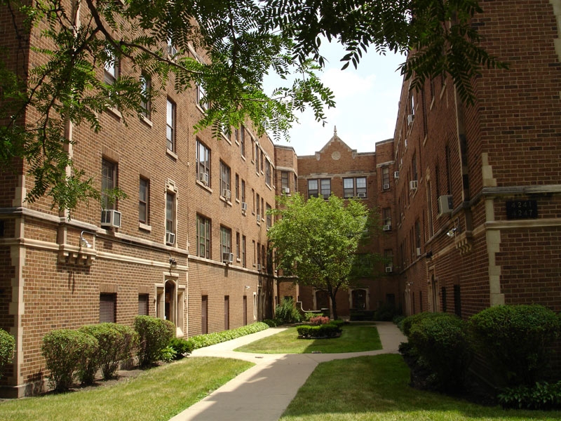 4241-4247 N Hermitage Ave in Chicago, IL - Building Photo