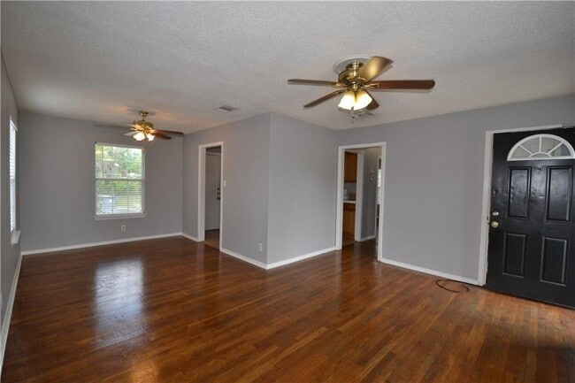 4702 Wally Ave in Austin, TX - Building Photo - Building Photo