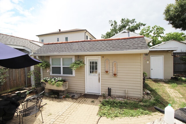 150 Labarre Dr