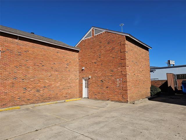 1404 Darr St in Irving, TX - Building Photo - Building Photo