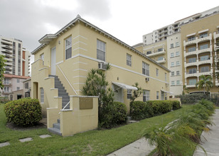 910-1000 S Douglas Rd in Coral Gables, FL - Building Photo - Building Photo