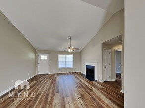 89 Connie Dr in Dallas, GA - Foto de edificio - Building Photo