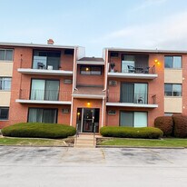 7305 W 157th St in Orland Park, IL - Building Photo