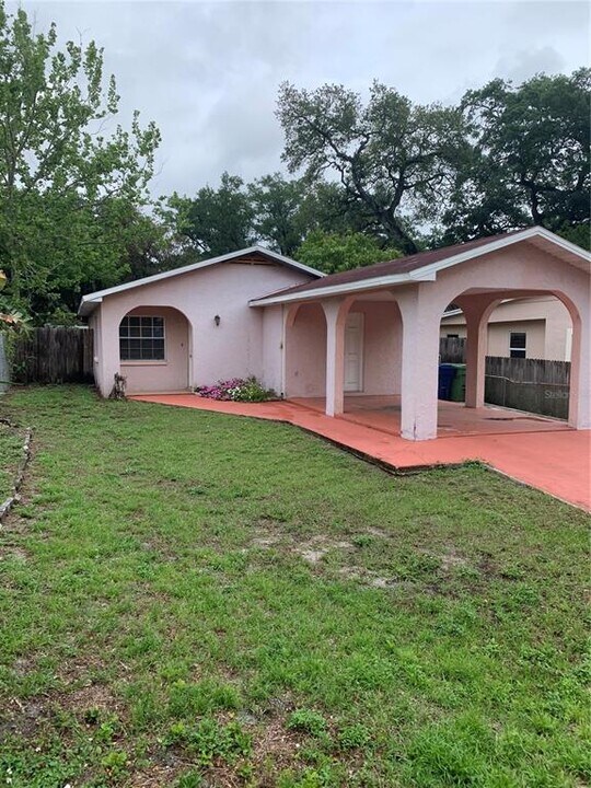 2217 W Woodlawn Ave in Tampa, FL - Building Photo