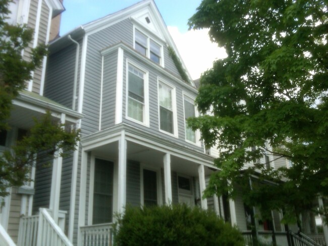 property at 1904 W Main St