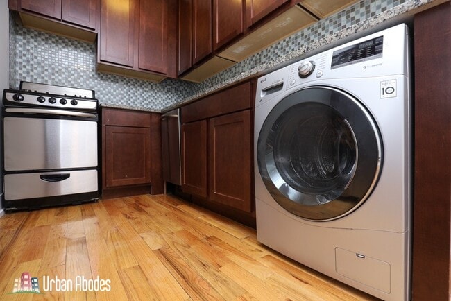 property at 557 W Arlington Pl