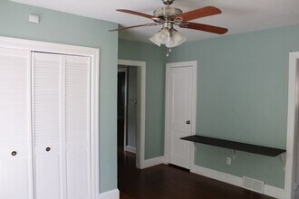 2213 Wildwood Rd in Chesapeake, VA - Building Photo - Building Photo