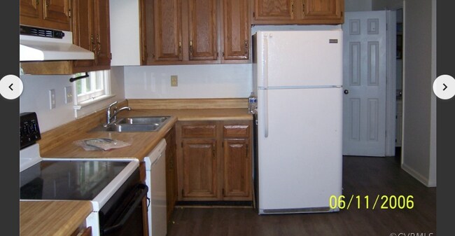 10403 Warren Rd in Glen Allen, VA - Building Photo - Building Photo