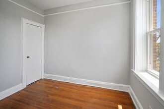 100-07 Metropolitan Ave in Queens, NY - Building Photo - Building Photo