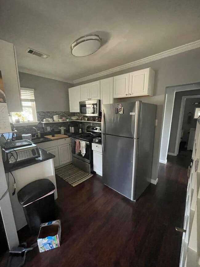property at 204 E 30th St