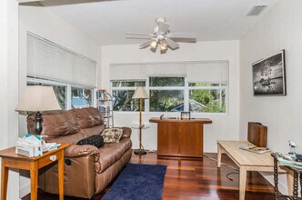 1515 Oak St NE in St. Petersburg, FL - Building Photo - Building Photo