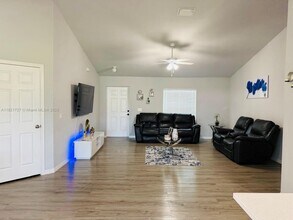 500 NW 5th St in Cape Coral, FL - Building Photo - Building Photo
