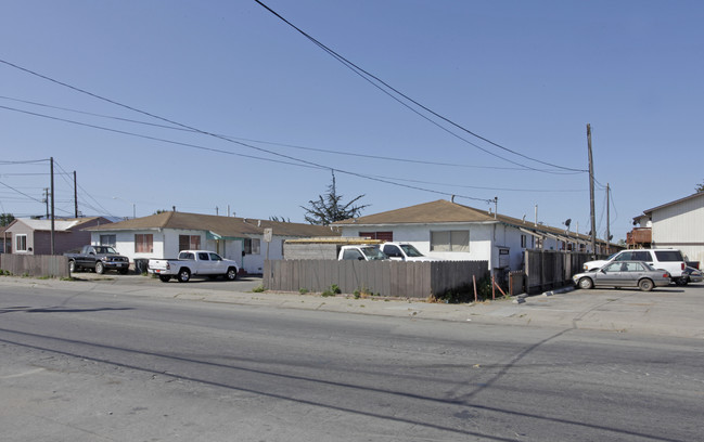 1150 E Laurel Dr in Salinas, CA - Foto de edificio - Building Photo