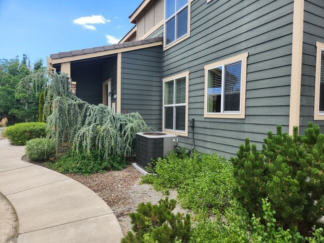 4860 Pescadero Dr in Sparks, NV - Building Photo - Building Photo