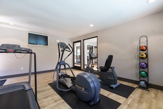 The Woods in Fremont, CA - Foto de edificio - Building Photo