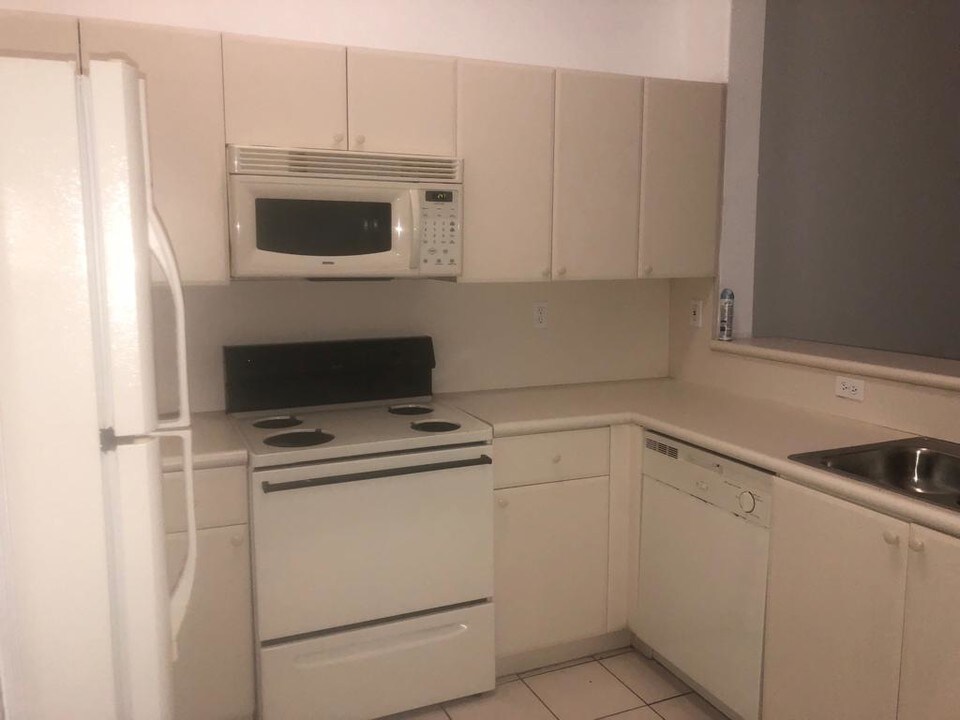 1652 SE 28th St in Homestead, FL - Building Photo