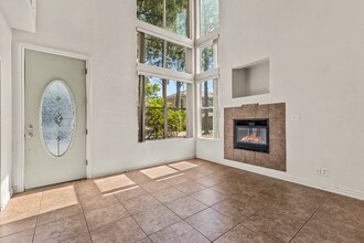 1378 E Hatcher Dr in Flagstaff, AZ - Foto de edificio - Building Photo