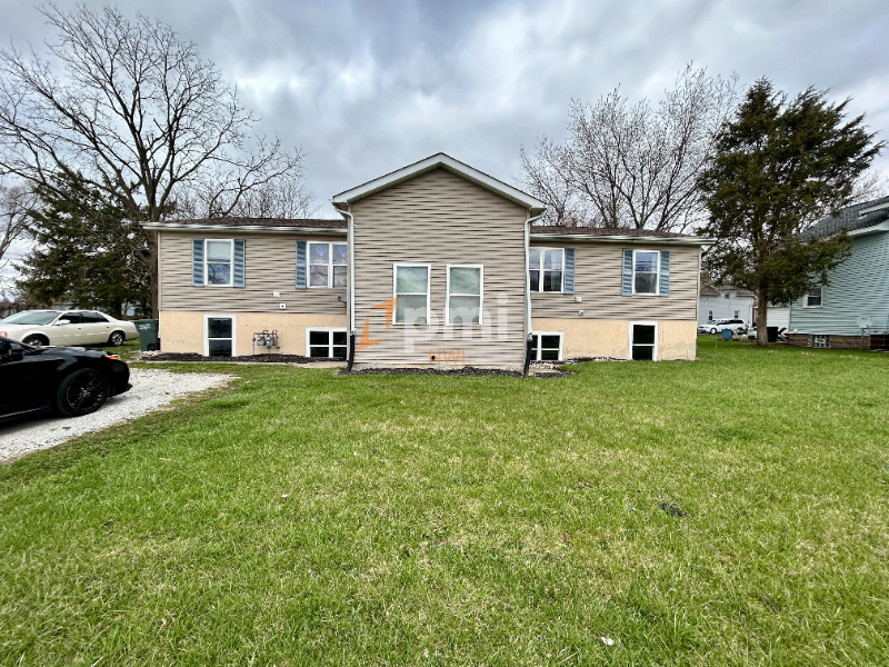1056 Joliet Rd in Valparaiso, IN - Building Photo