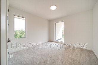 6090 Crawford Dr SW in Edmonton, AB - Building Photo - Building Photo