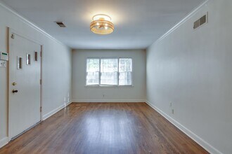 695 Berry Rd in Memphis, TN - Building Photo - Building Photo