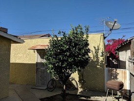 1723 W 52nd St in Los Angeles, CA - Building Photo
