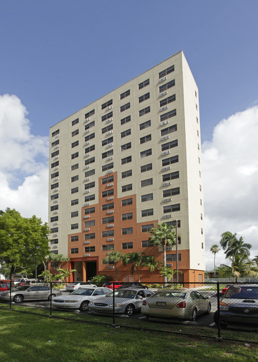 St. Augustin Apartments in Miami, FL - Building Photo