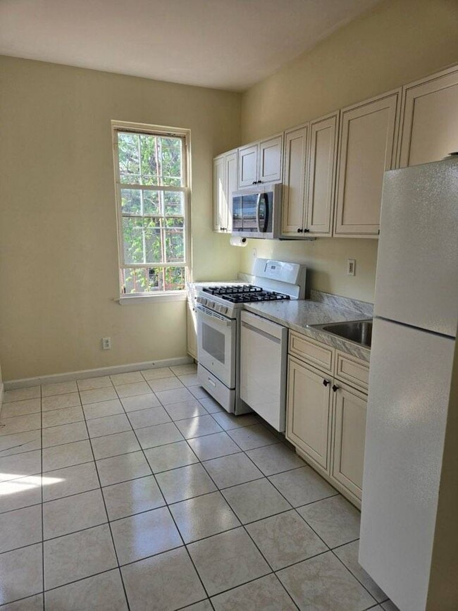 121 Weirfield St in Brooklyn, NY - Building Photo - Building Photo