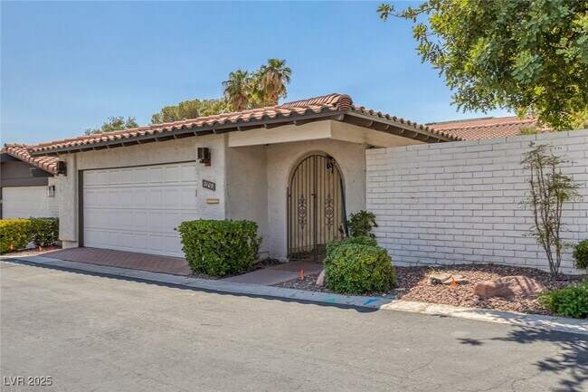 3105 Plaza De Rosa in Las Vegas, NV - Building Photo - Building Photo