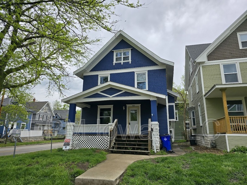 1500 4th Ave SE in Cedar Rapids, IA - Foto de edificio