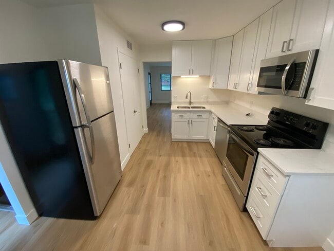 1108 Constitution Ave in Fort Collins, CO - Foto de edificio - Building Photo