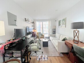 302 Nostrand Ave in Brooklyn, NY - Building Photo - Building Photo