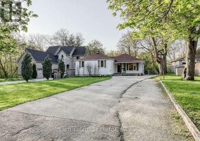 126 Weldrick Rd W in Richmond Hill, ON - Building Photo