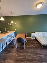 5570 Centre Ave in Pittsburgh, PA - Building Photo - Building Photo