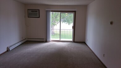 1711 Northway Dr in North Mankato, MN - Building Photo - Building Photo